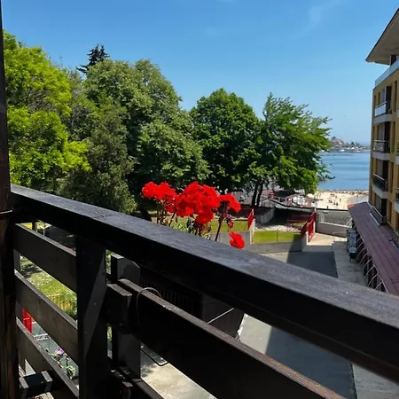 Апартамент Mario Несебър